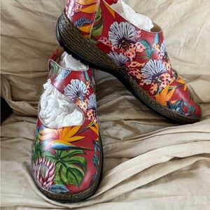 Anuschka Red Floral Women's Leather Flats EU 37 US 6.5 Like New